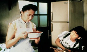 Nobuko Miyamoto mükemmel Ramen pişirmenin  peşinde olan Tampopo rolünde